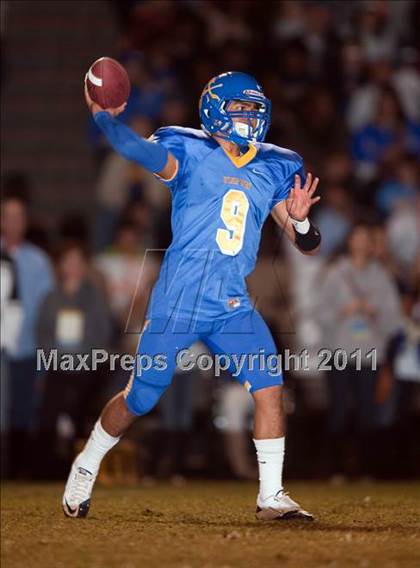 Thumbnail 2 in Crespi @ Bishop Amat photogallery.