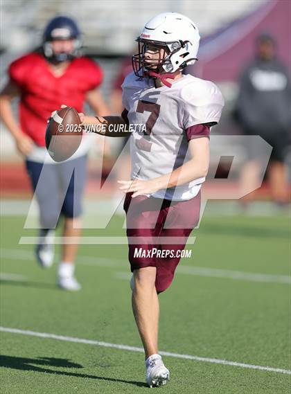 Thumbnail 1 in Davenport @ Wimberley (Scrimmage) photogallery.