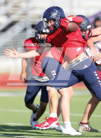 Thumbnail 2 in Davenport @ Wimberley (Scrimmage) photogallery.
