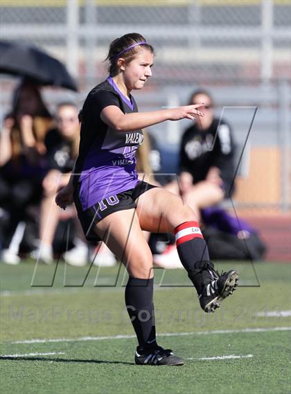 Thumbnail 2 in Valencia vs. Hart (Hart Showcase Final) photogallery.