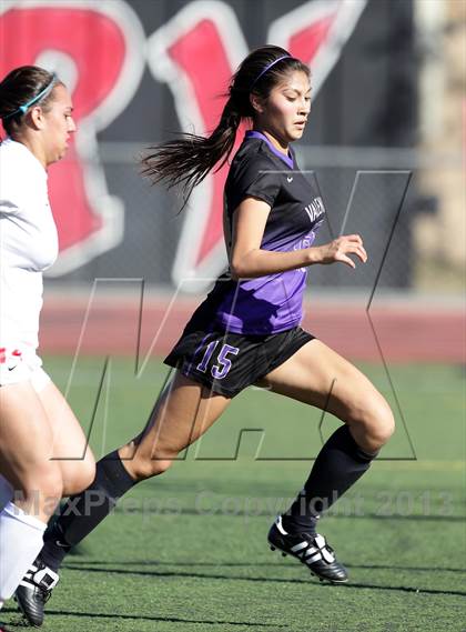 Thumbnail 2 in Valencia vs. Hart (Hart Showcase Final) photogallery.