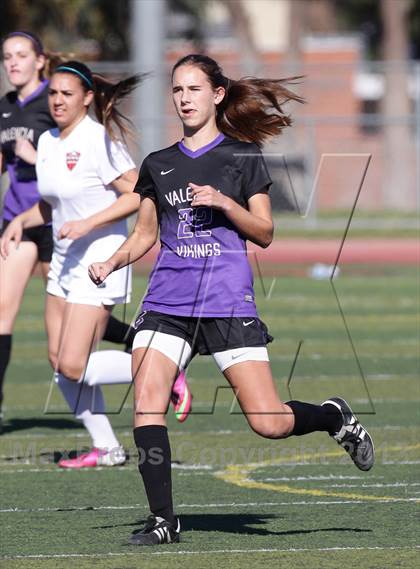 Thumbnail 1 in Valencia vs. Hart (Hart Showcase Final) photogallery.