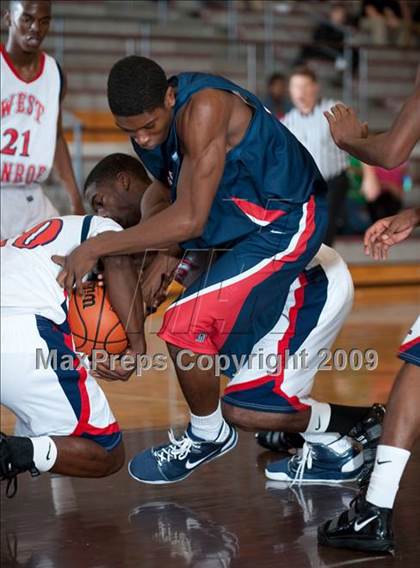 Thumbnail 2 in Atascocita @ West Monroe  (McDonalds Texas Invitational) photogallery.