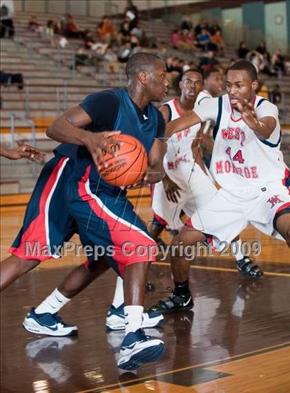 Thumbnail 1 in Atascocita @ West Monroe  (McDonalds Texas Invitational) photogallery.