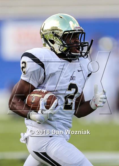 Thumbnail 2 in Plano East vs. Dallas Jesuit (Cotton Bowl Stadium Prep Showcase) photogallery.