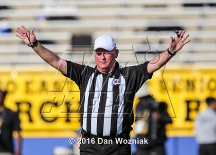Thumbnail 2 in Plano East vs. Dallas Jesuit (Cotton Bowl Stadium Prep Showcase) photogallery.