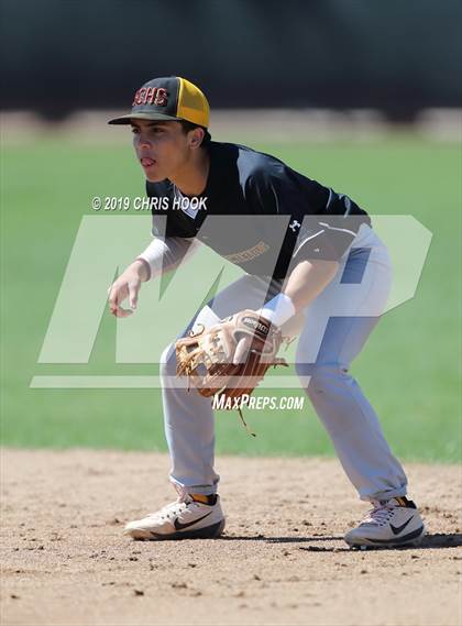 Thumbnail 3 in Sahuarita vs. Salpointe Catholic (Lancer Classic) photogallery.
