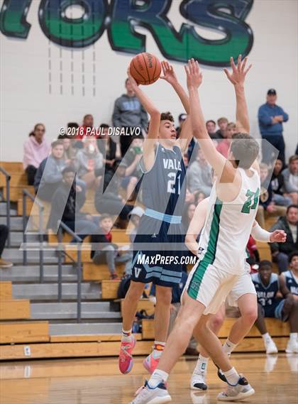 Thumbnail 3 in Valor Christian vs. ThunderRidge photogallery.
