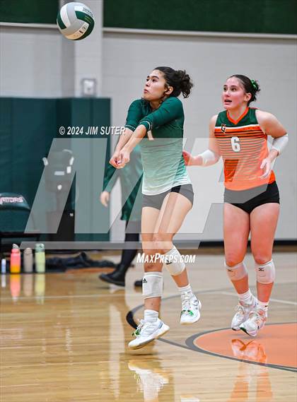 Thumbnail 1 in Gateway College Preparatory vs Salado photogallery.