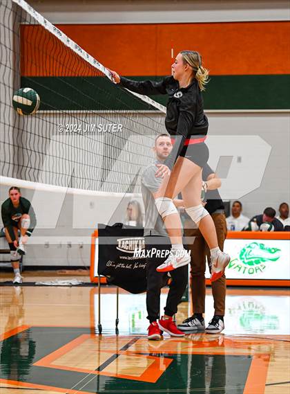 Thumbnail 3 in Gateway College Preparatory vs Salado photogallery.