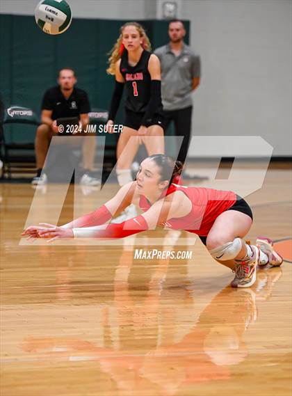 Thumbnail 1 in Gateway College Preparatory vs Salado photogallery.