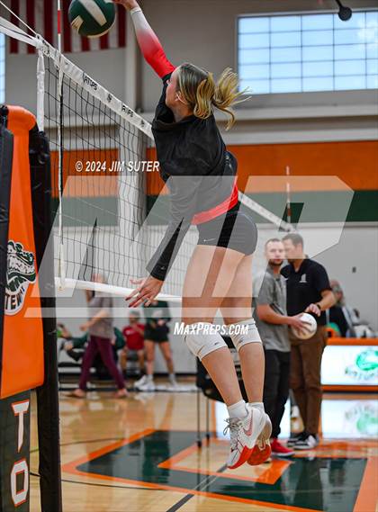 Thumbnail 3 in Gateway College Preparatory vs Salado photogallery.