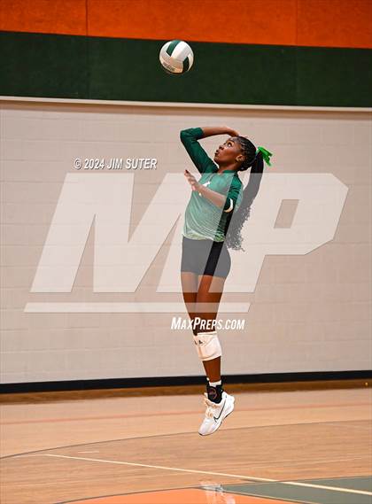 Thumbnail 1 in Gateway College Preparatory vs Salado photogallery.