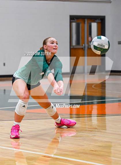 Thumbnail 3 in Gateway College Preparatory vs Salado photogallery.