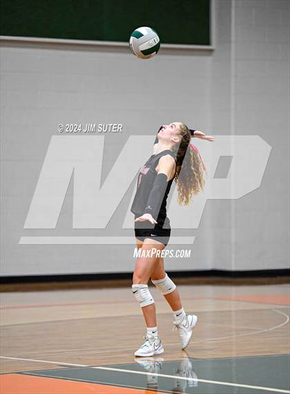 Thumbnail 1 in Gateway College Preparatory vs Salado photogallery.