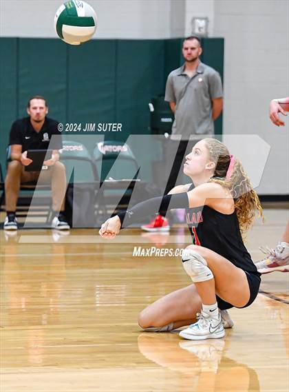 Thumbnail 3 in Gateway College Preparatory vs Salado photogallery.