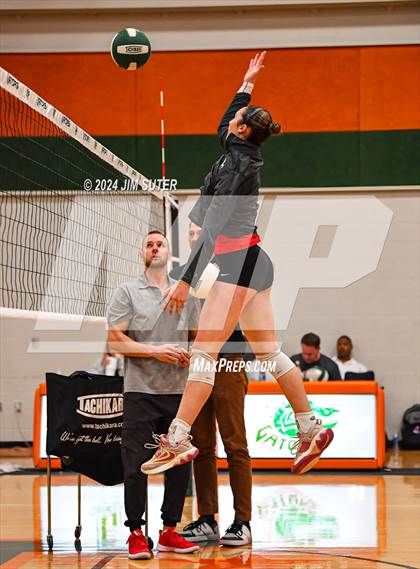 Thumbnail 1 in Gateway College Preparatory vs Salado photogallery.
