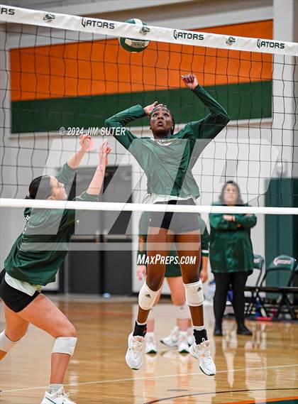 Thumbnail 2 in Gateway College Preparatory vs Salado photogallery.