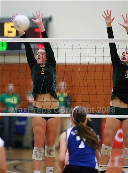 Thumbnail 1 in Mira Costa vs. Santa Margarita (CIF SS D1-AA Final) photogallery.