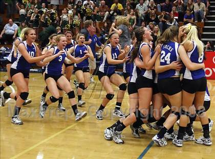 Thumbnail 2 in Mira Costa vs. Santa Margarita (CIF SS D1-AA Final) photogallery.