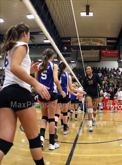 Thumbnail 1 in Mira Costa vs. Santa Margarita (CIF SS D1-AA Final) photogallery.
