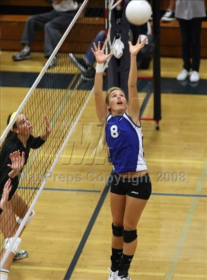 Thumbnail 2 in Mira Costa vs. Santa Margarita (CIF SS D1-AA Final) photogallery.