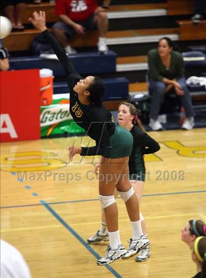 Thumbnail 1 in Mira Costa vs. Santa Margarita (CIF SS D1-AA Final) photogallery.
