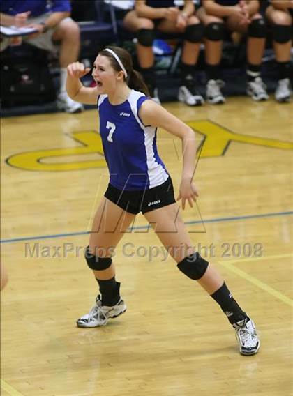 Thumbnail 2 in Mira Costa vs. Santa Margarita (CIF SS D1-AA Final) photogallery.
