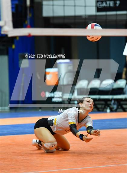 Thumbnail 2 in Hackett vs. Paris (AAA 3A Final) photogallery.