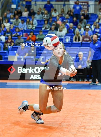 Thumbnail 3 in Hackett vs. Paris (AAA 3A Final) photogallery.