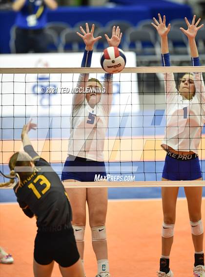 Thumbnail 3 in Hackett vs. Paris (AAA 3A Final) photogallery.