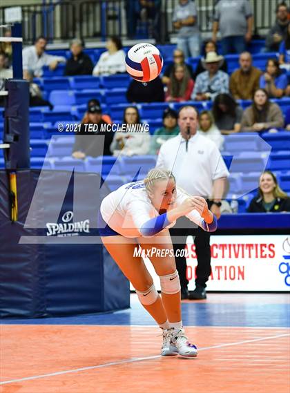 Thumbnail 2 in Hackett vs. Paris (AAA 3A Final) photogallery.