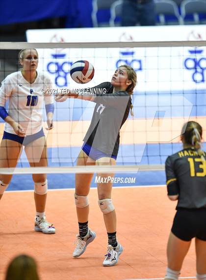 Thumbnail 2 in Hackett vs. Paris (AAA 3A Final) photogallery.
