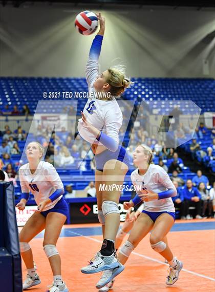 Thumbnail 1 in Hackett vs. Paris (AAA 3A Final) photogallery.