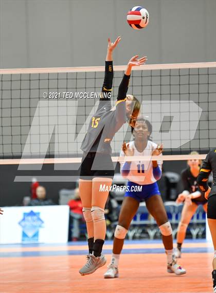 Thumbnail 1 in Hackett vs. Paris (AAA 3A Final) photogallery.
