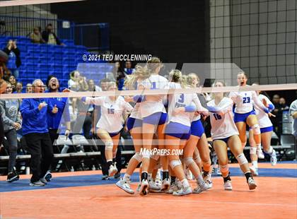 Thumbnail 2 in Hackett vs. Paris (AAA 3A Final) photogallery.