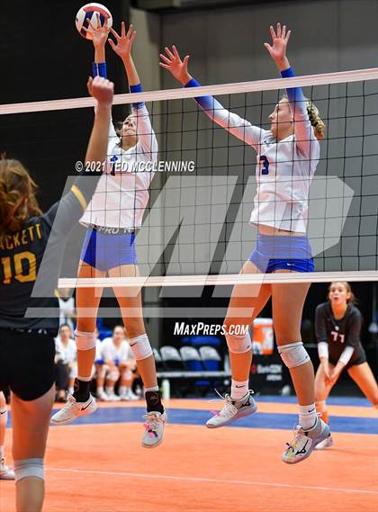 Thumbnail 3 in Hackett vs. Paris (AAA 3A Final) photogallery.