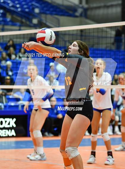 Thumbnail 1 in Hackett vs. Paris (AAA 3A Final) photogallery.