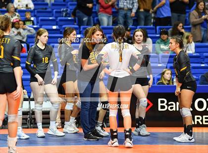 Thumbnail 2 in Hackett vs. Paris (AAA 3A Final) photogallery.