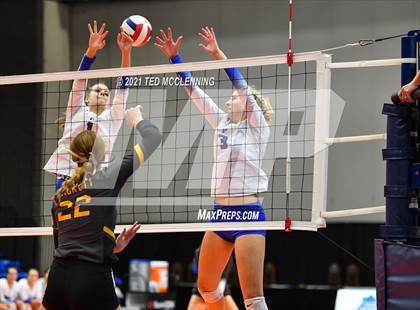 Thumbnail 1 in Hackett vs. Paris (AAA 3A Final) photogallery.