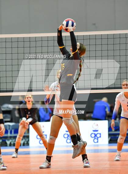 Thumbnail 2 in Hackett vs. Paris (AAA 3A Final) photogallery.