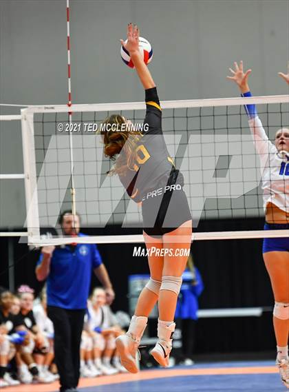 Thumbnail 2 in Hackett vs. Paris (AAA 3A Final) photogallery.