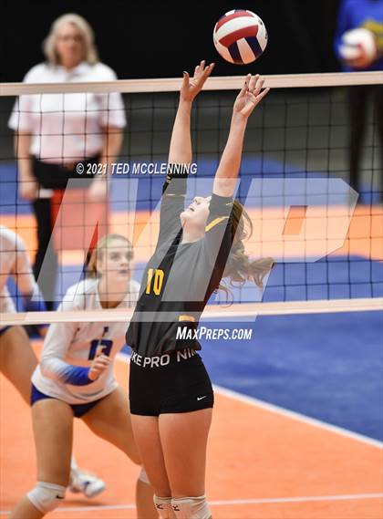 Thumbnail 1 in Hackett vs. Paris (AAA 3A Final) photogallery.