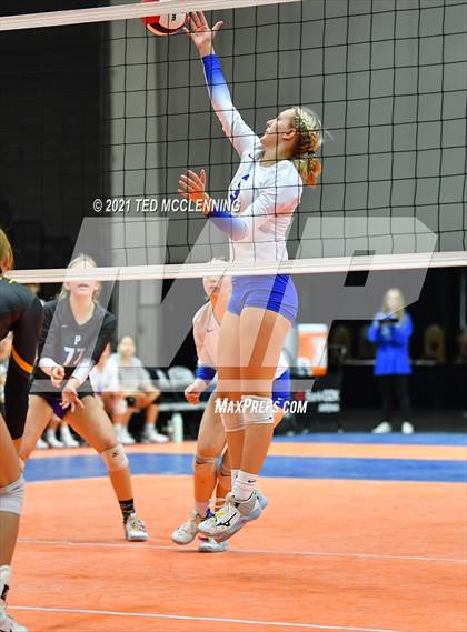 Thumbnail 2 in Hackett vs. Paris (AAA 3A Final) photogallery.