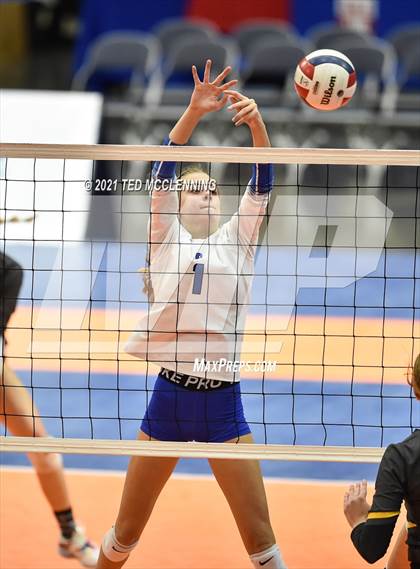 Thumbnail 3 in Hackett vs. Paris (AAA 3A Final) photogallery.
