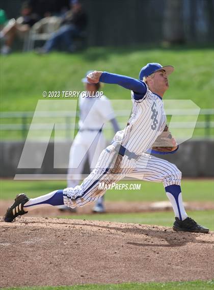 Thumbnail 2 in Carbon vs. Juan Diego Catholic (UHSAA 3A Semifinal) photogallery.