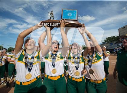 Thumbnail 1 in Lampeter-Strasburg vs Penn-Trafford (PIAA 5A Championship) photogallery.