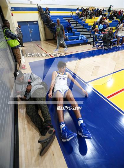 Thumbnail 3 in Dorsey @ Crenshaw photogallery.