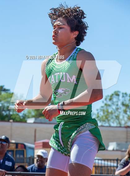 Thumbnail 3 in UIL 3A Region 2 Area Track Meet photogallery.
