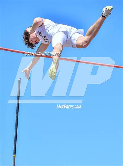 Thumbnail 2 in UIL 3A Region 2 Area Track Meet photogallery.